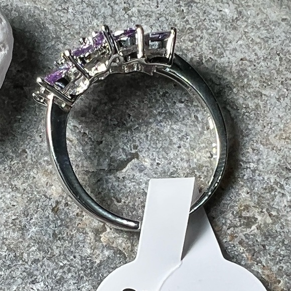 🔥Simulated amethyst & diamond flower ring size 7 or 8 - Picture 5 of 5